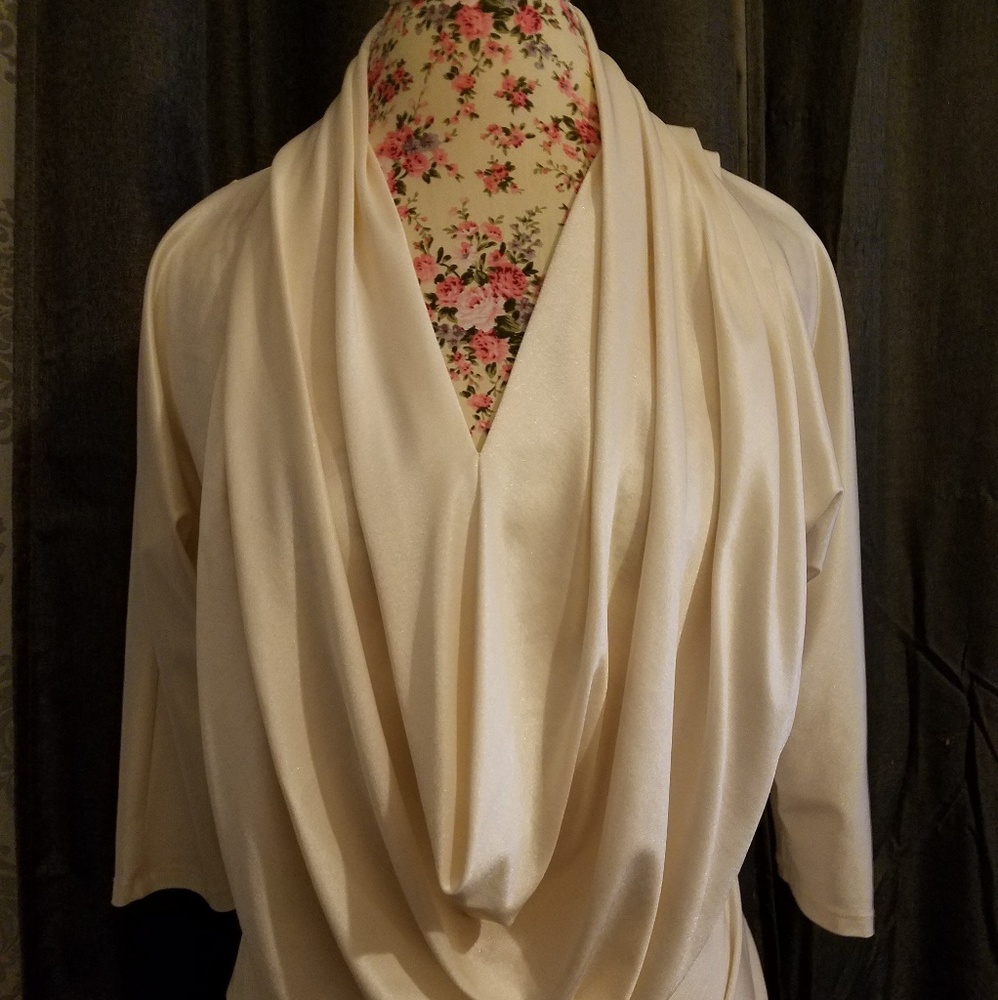 Flattering Jennifer Lopez shirt